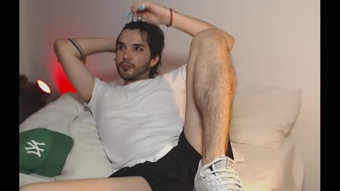 Snapshot of camilosaennz chatting on 7, 1, 2025 camilo online show from 7, 1, 2025