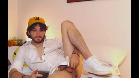 Snapshot of camilosaennz chatting on 12, 1, 2025 camilo online show from 12, 1, 2025
