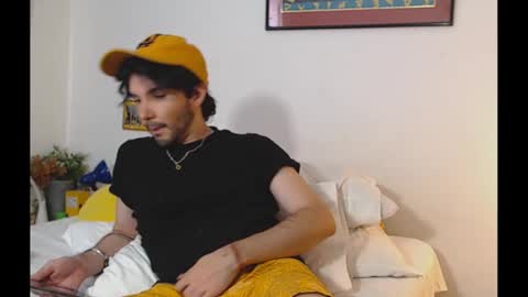 Snapshot of camilosaennz chatting on 12, 1, 2025 camilo online show from 12, 1, 2025