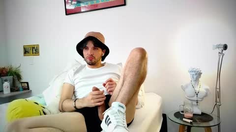 Snapshot of camilosaennz chatting on 20, 1, 2025 camilo online show from 20, 1, 2025