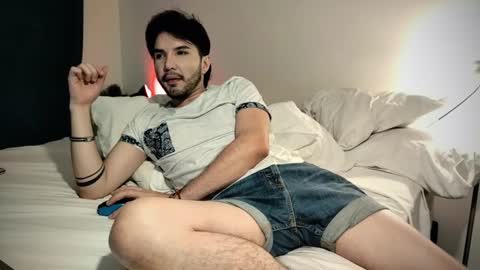 Snapshot of camilosaennz chatting on 1, 2, 2025 camilo online show from 1, 2, 2025