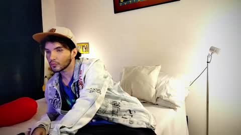 Snapshot of camilosaennz chatting on 2, 3, 2025 camilo online show from 2, 3, 2025