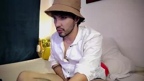 Snapshot of camilosaennz chatting on 12, 3, 2025 camilo online show from 12, 3, 2025