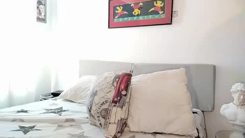 Snapshot of camilosaennz chatting on 16, 9, 2025 camilo online show from 16, 9, 2025