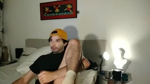 Snapshot of camilosaennz chatting on 13, 10, 2025 camilo online show from 13, 10, 2025