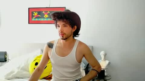 Snapshot of camilosaennz chatting on 14, 10, 2025 camilo online show from 14, 10, 2025