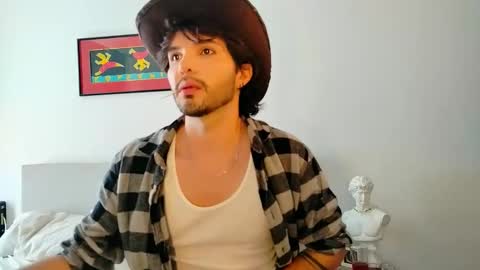 Snapshot of camilosaennz chatting on 17, 10, 2025 camilo online show from 17, 10, 2025