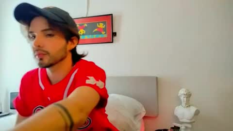 Snapshot of camilosaennz chatting on 18, 10, 2025 camilo online show from 18, 10, 2025