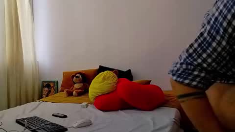 Snapshot of camilosaennz chatting on 11, 5, 2026 camilo online show from 11, 5, 2026
