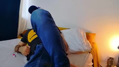 Snapshot of camilosaennz chatting on 24, 5, 2026 camilo online show from 24, 5, 2026