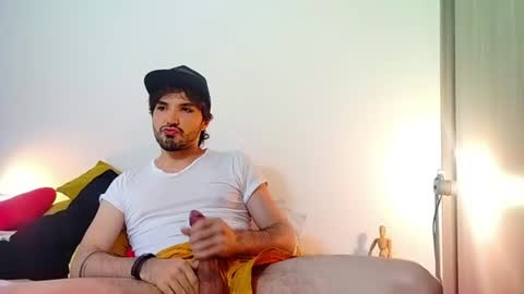 Snapshot of camilosaennz chatting on 18, 6, 2026 camilo online show from 18, 6, 2026