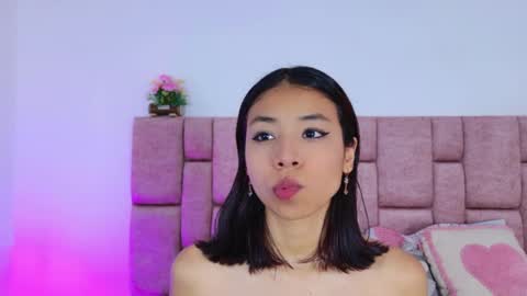 Snapshot of camiluxe chatting on 19, 11, 2025 camiluxe online show from 19, 11, 2025