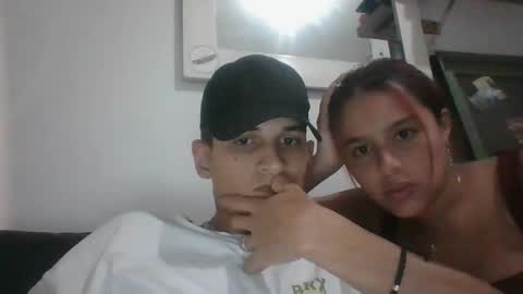 Snapshot of camluxe chatting on 6, 11, 2025 Noah y Lia online show from 6, 11, 2025