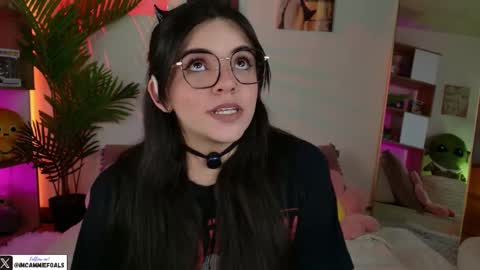   Lets reach 200 thumbs up  online show from 8, 9, 2025