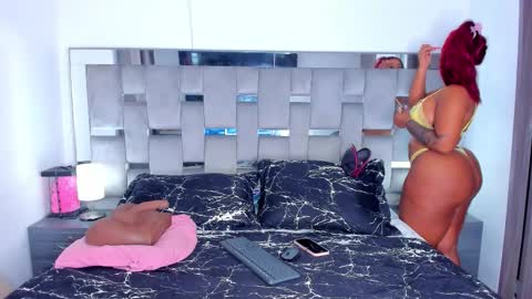 Snapshot of cammiila chatting on 24, 11, 2025 Camila online show from 24, 11, 2025