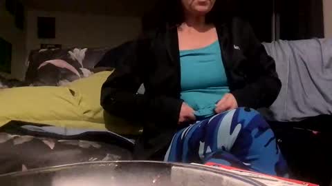 canadiannancouple online show from 3, 2, 2025