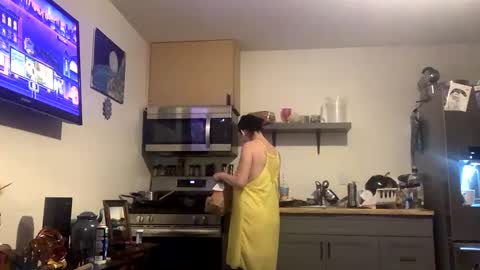 canadiannancouple online show from 16, 2, 2025