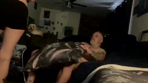 canadiannancouple online show from 27, 2, 2025