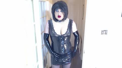 candi smokes online show from 18, 3, 2026