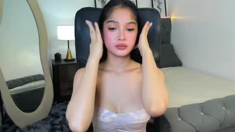 candiceferragamo online show from 10, 9, 2025