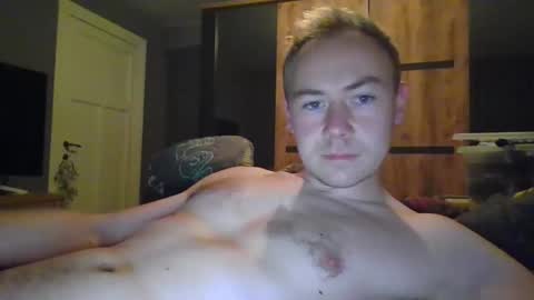 Snapshot of candy_boy_xoxo chatting on 21, 10, 2025 candy_boy_xoxo online show from 21, 10, 2025