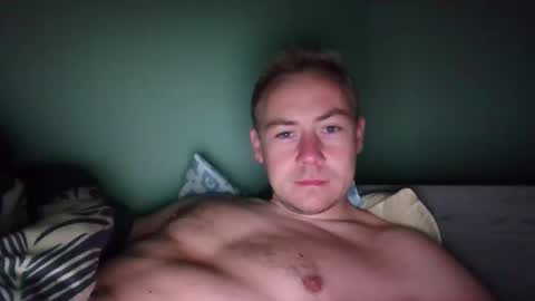 candy_boy_xoxo online show from 10, 6, 2026