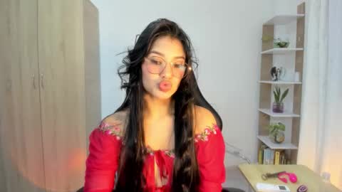 Nickol online show from 6, 11, 2025