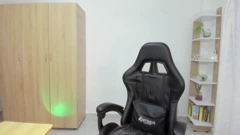 Nickol online show from 20, 12, 2025