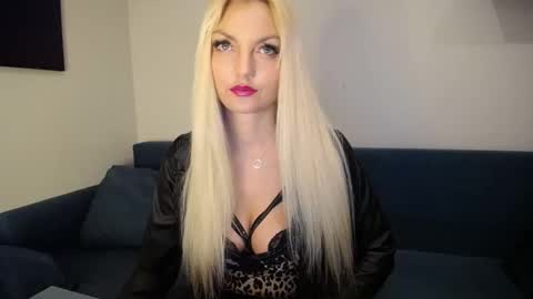 Snapshot of candycathc chatting on 18, 2, 2025 candycathc online show from 18, 2, 2025