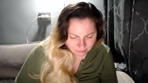 Laura online show from 12, 4, 2026