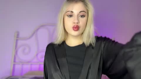 Snapshot of candyhannah chatting on 11, 11, 2025 You can call me HH online show from 11, 11, 2025