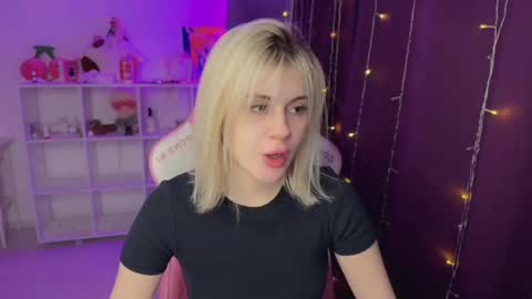 Snapshot of candyhannah chatting on 3, 12, 2025 You can call me HH online show from 3, 12, 2025