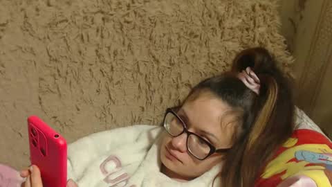 say meow and send tips  online show from 27, 1, 2025