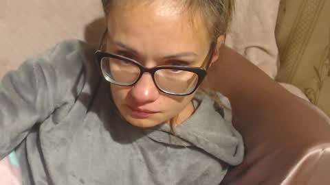 say meow and send tips  online show from 28, 9, 2025