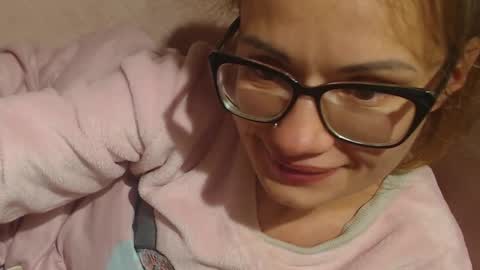 say meow and send tips  online show from 15, 10, 2025