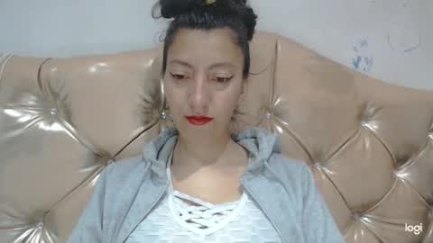 Snapshot of candymilfff chatting on 4, 2, 2025 candymilfff online show from 4, 2, 2025