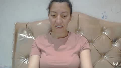 Snapshot of candymilfff chatting on 8, 2, 2025 candymilfff online show from 8, 2, 2025