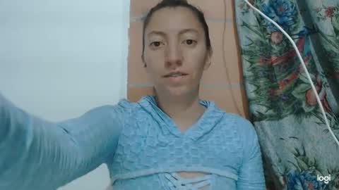 Snapshot of candymilfff chatting on 10, 3, 2025 candymilfff online show from 10, 3, 2025