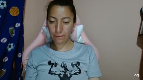Snapshot of candymilfff chatting on 5, 5, 2026 candymilfff online show from 5, 5, 2026