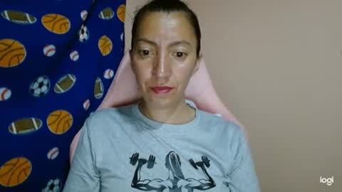 Snapshot of candymilfff chatting on 9, 5, 2026 candymilfff online show from 9, 5, 2026