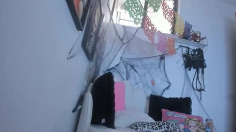 candytyler_ online show from 12, 10, 2025