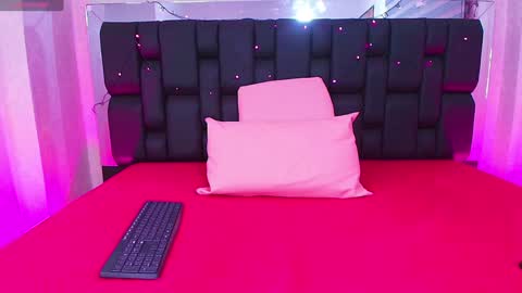 Aura  online show from 31, 1, 2025