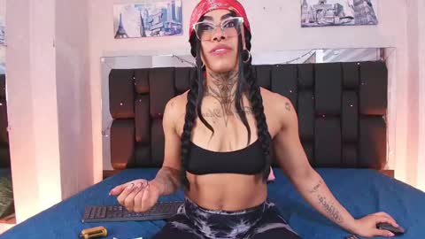 Aura  online show from 22, 2, 2025