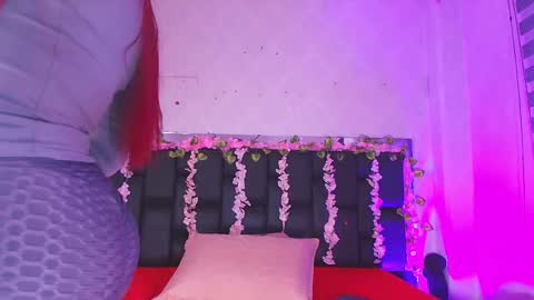 Aura  online show from 7, 10, 2025