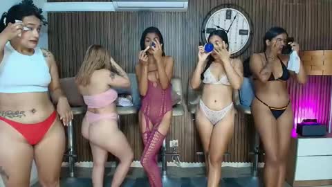 Snapshot of canelasquirtxxx chatting on 29, 9, 2025 Sara online show from 29, 9, 2025