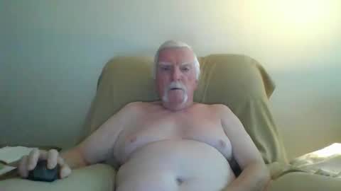 Snapshot of capecod21 chatting on 8, 12, 2024 capecod21 online show from 8, 12, 2024