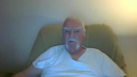 Snapshot of capecod21 chatting on 4, 2, 2025 capecod21 online show from 4, 2, 2025