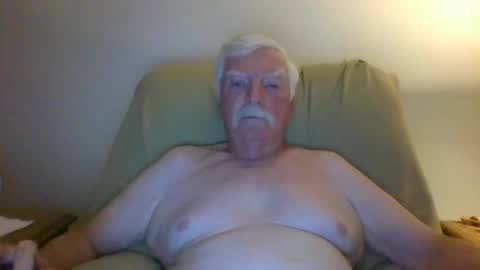 Snapshot of capecod21 chatting on 8, 10, 2025 capecod21 online show from 8, 10, 2025