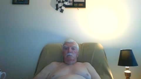 Snapshot of capecod21 chatting on 28, 6, 2026 capecod21 online show from 28, 6, 2026