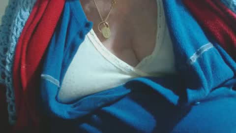 Snapshot of capitanfuturo44 chatting on 10, 10, 2025 Cinzia ex regina online show from 10, 10, 2025